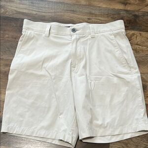 Southern Tide shorts size 32